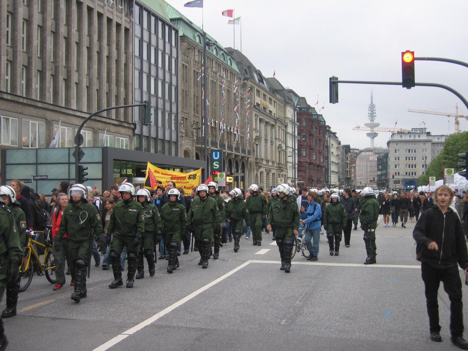 [dictatorship+army.JPG]