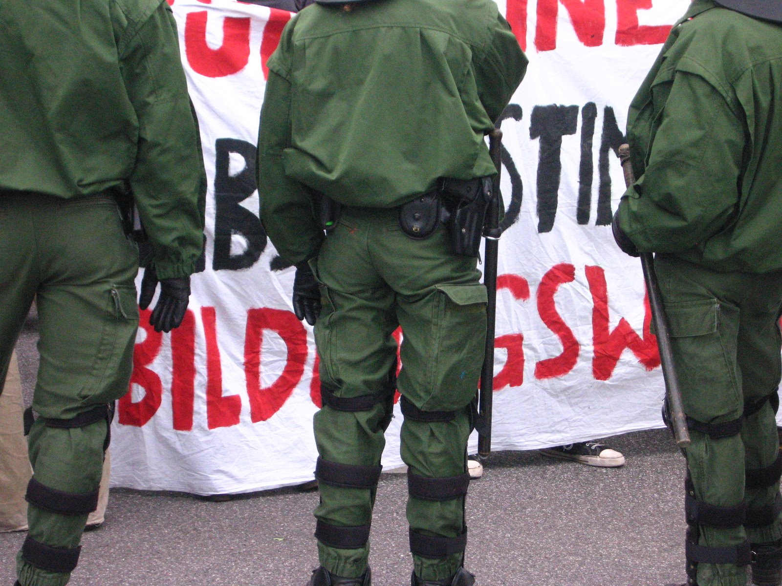 [dictatorship+on+earth.JPG]