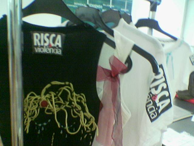 [tshirtRiscaaviolência.jpg]