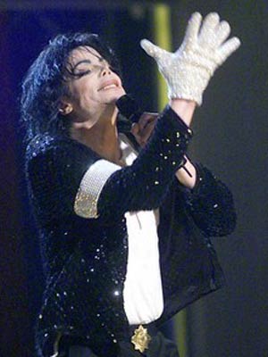 [michael+wearing+rhinestone+glove.jpg]