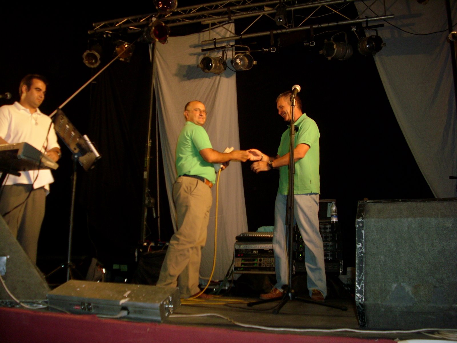 [DSCI0168.JPG]