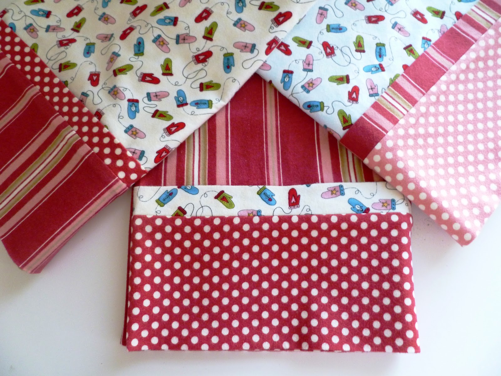 the qqq blog make some pillowcases to match your christmas quilt christmas pillowcases