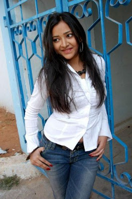 Shweta Basu Prasad latest Sexy photos
