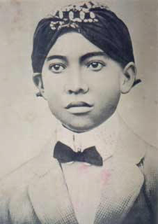 http://4.bp.blogspot.com/_vbnVu_vFLYA/S9pLLGuTY-I/AAAAAAAACnc/y4n6QW4mVyQ/s1600/soekarno+5.jpg