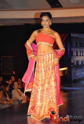  Bipasha sets the ramp on fire