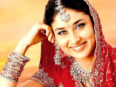 karishma kapoor wallpapers. Kareena Kapoor plans holiday