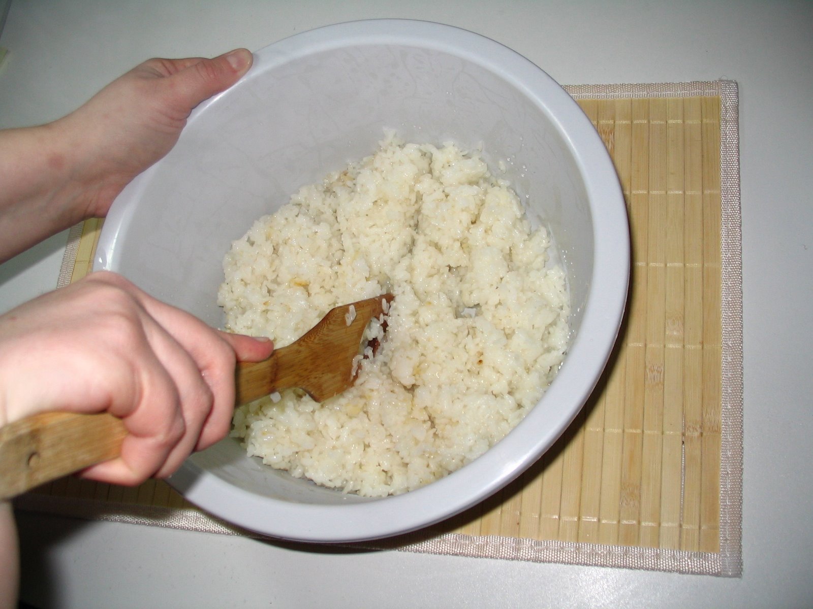 [23-02-09+-+Sushi+passo-a-passo+057.jpg]