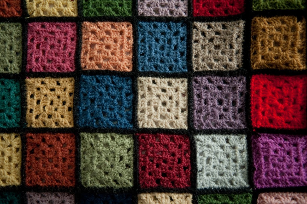 [granny+square+close+up.JPG]