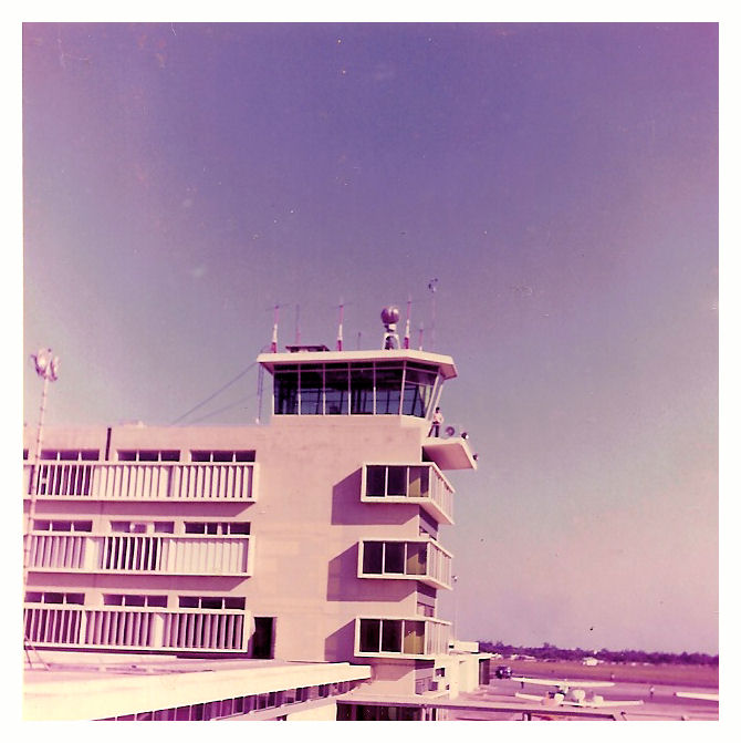 [Torre+de+controlo++LM0001.jpg]