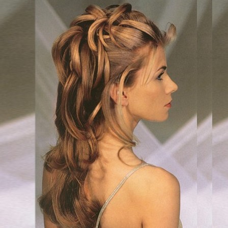 http://4.bp.blogspot.com/_vmWpvsQFgvs/TEBeM-myKKI/AAAAAAAACwM/XkDZx5arnhw/s1600/penteados-exoticos-para-noivas-7.jpg