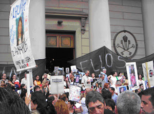 Intervencion Urbana "Un año sin ellos"