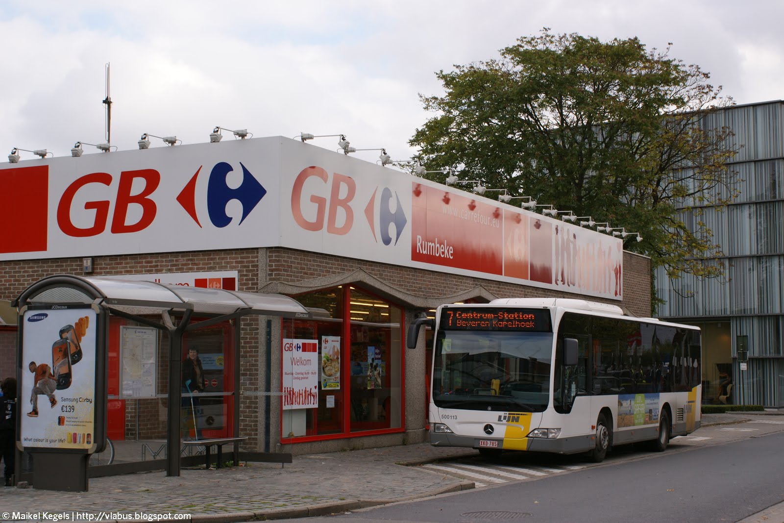 [500113+Rumbeke+Kerkplein+11-10-2009.JPG]