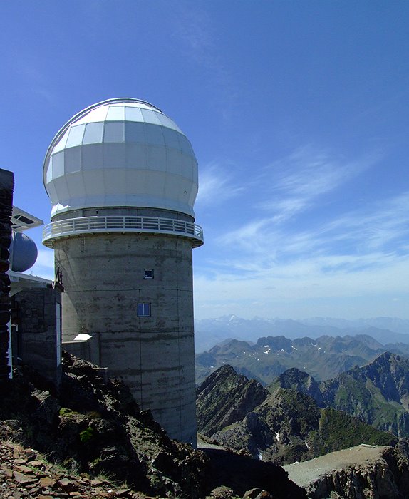 [Observatorio+en+el+Midi+de+Bigorre.jpg]