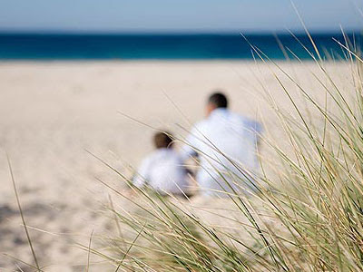 http://4.bp.blogspot.com/_vtFaiqiDQBQ/SFCbqs2nfMI/AAAAAAAAAT0/m42A_a_siag/s400/father-and-son.jpg