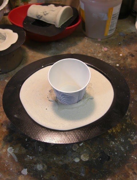 Queenocrete: Let's Make a Cement Mushroom