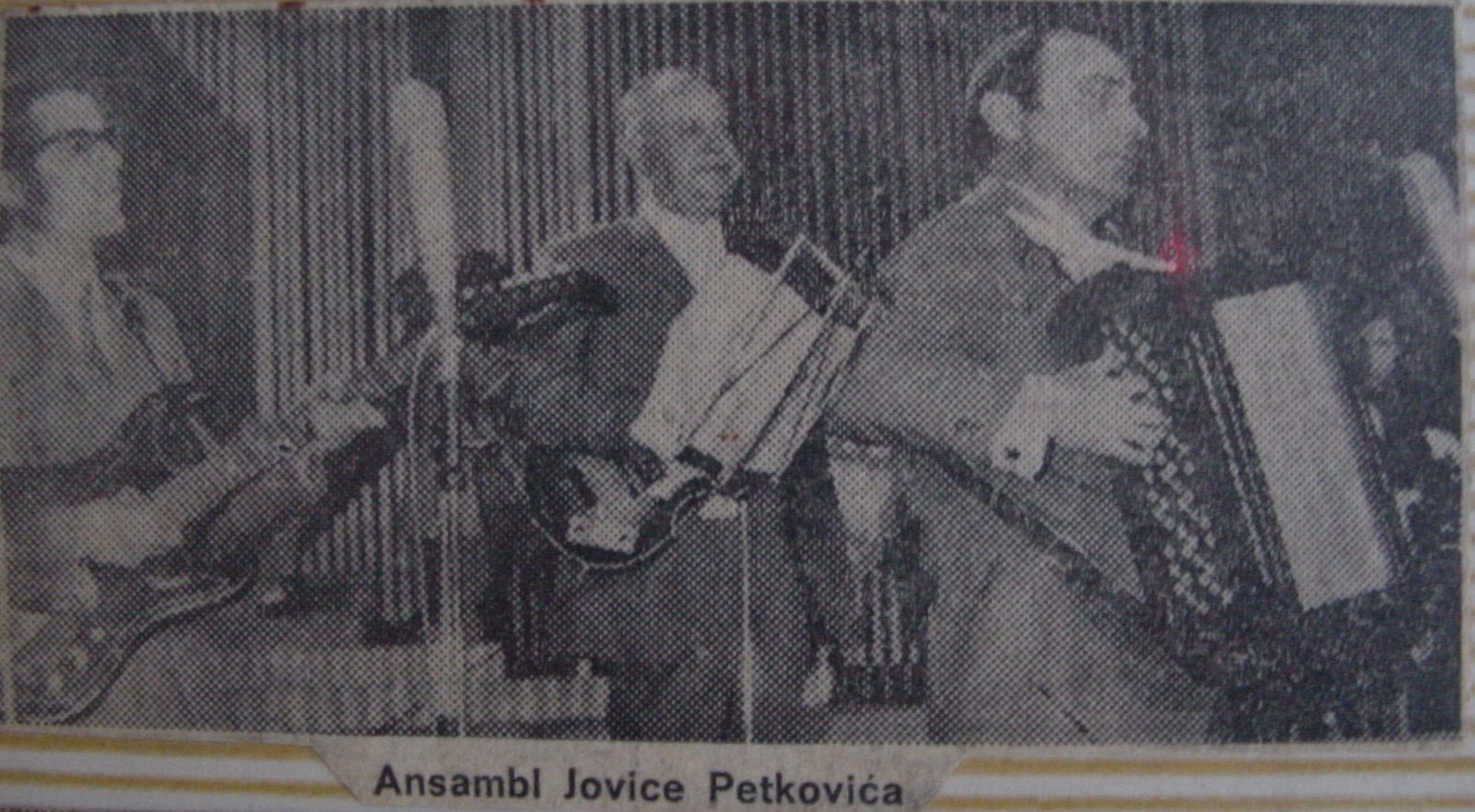 [Ansambl+Jovice+Petkovica.jpg]