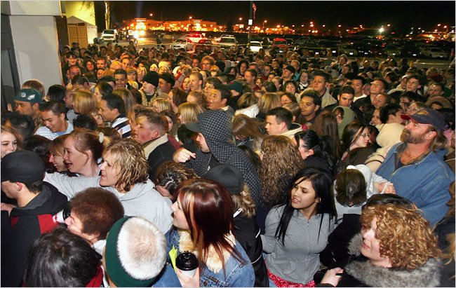 [crowd.bmp]