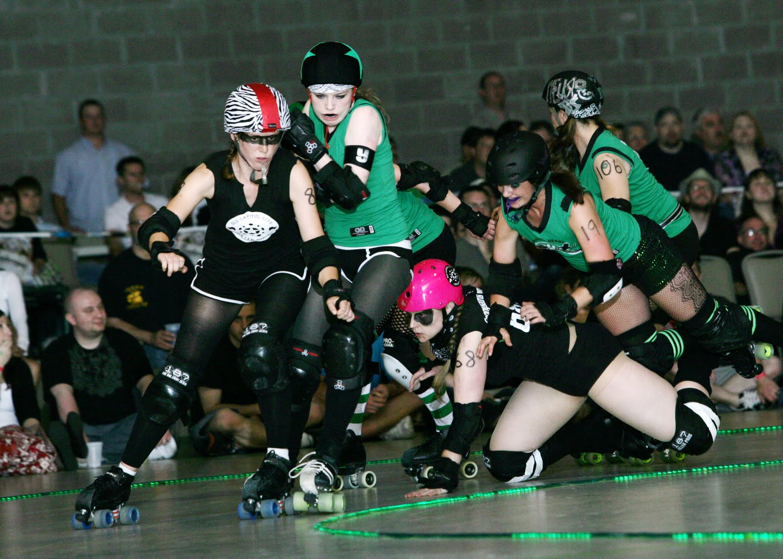 Iowa Roller Derby Diaries Photos of Des Moines Derby Dames Vs. Old