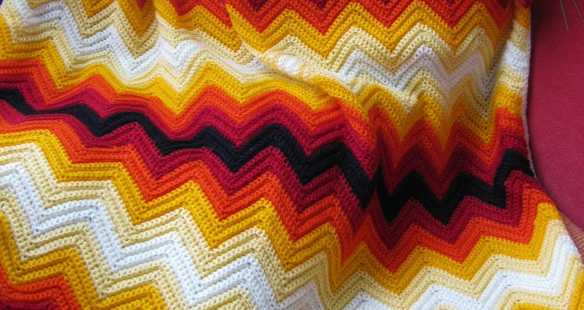 Magia do Crochet Colcha zigzag em crochet para a caminha do pequenino/a