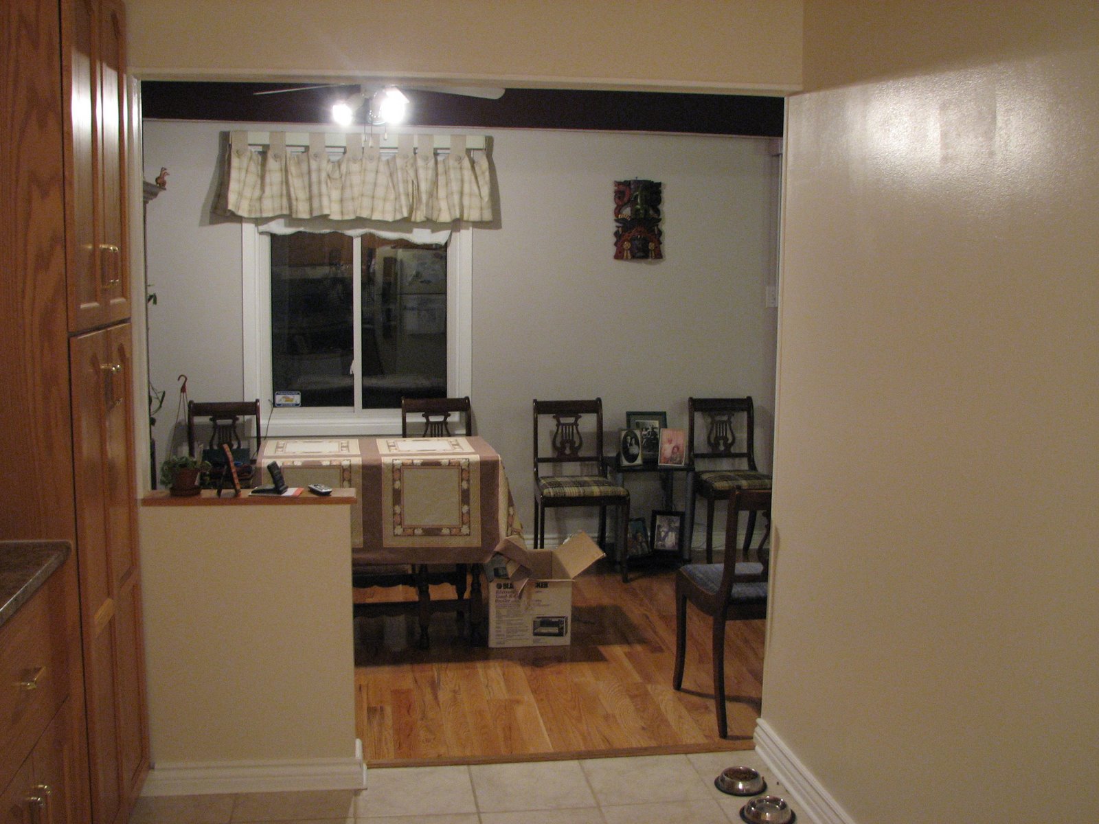 [Dining+Room+from+Kitchen.jpg]