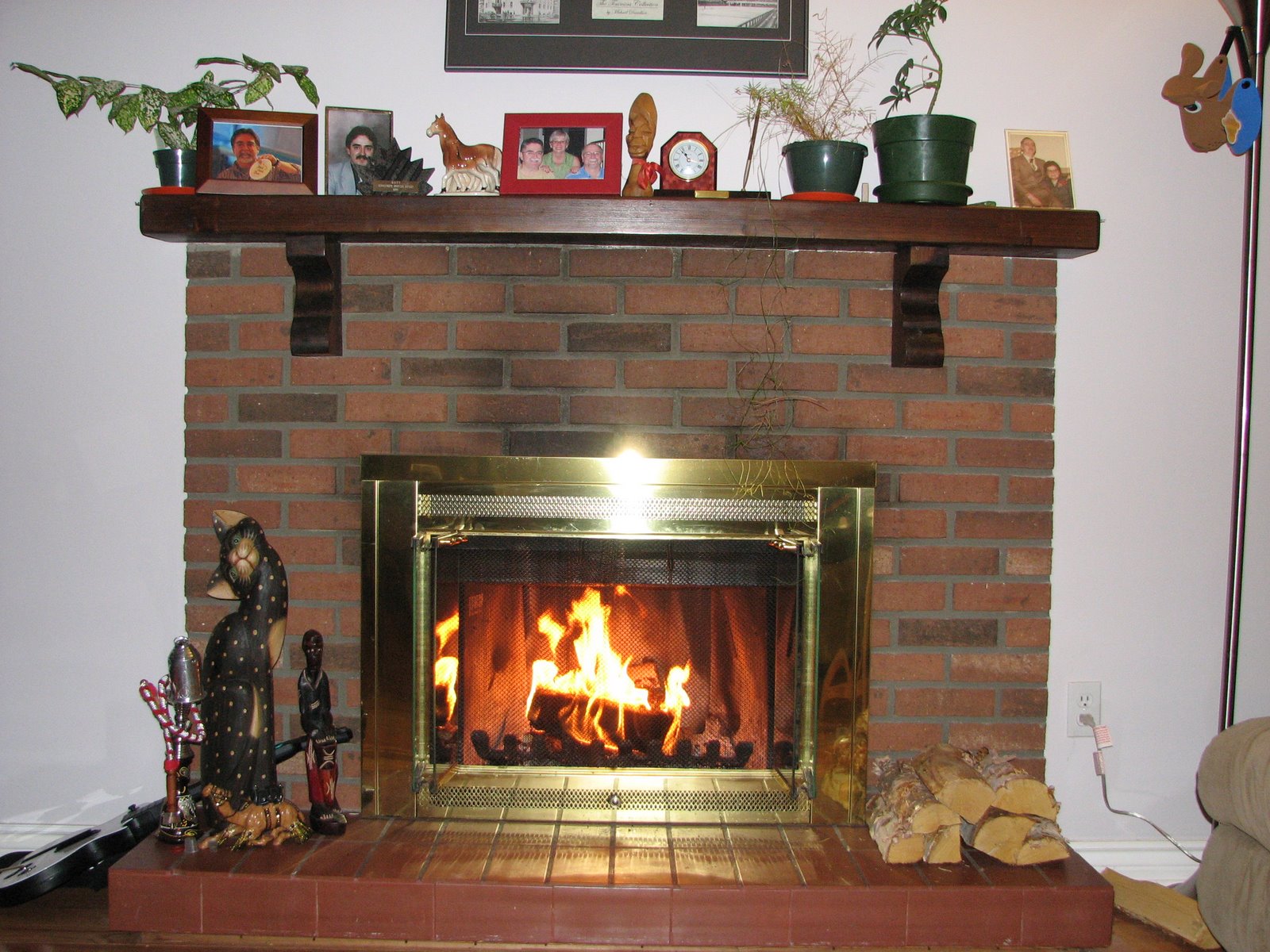 [My+first+fireplace+fire+002.JPG]