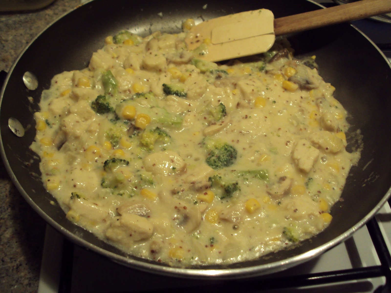 The Quorn Supremacy Quorn Pieces with Broccoli & Sweetcorn