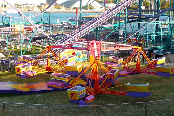 Miren como quedó el juego del parque de diversiones