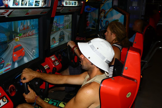 Acá estoy yo en la máquina de autos