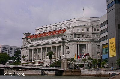 fullerton hotel singapore