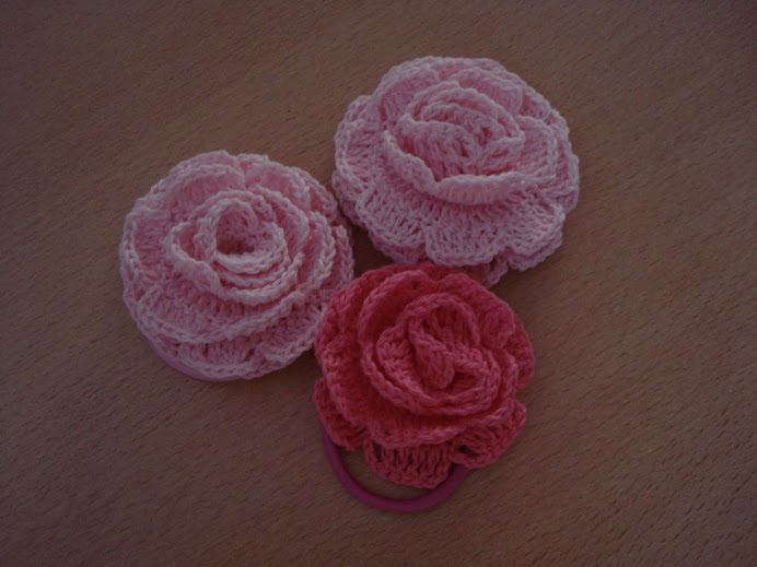 colitas para el pelo con rosas chicas $ 4, grandes $ 5