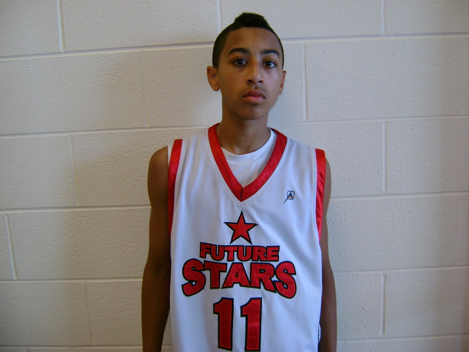 http://4.bp.blogspot.com/_w9IYLQb88sw/TEBjPws-0UI/AAAAAAAAI4o/ygYAIOdToJU/s1600/tyler+jones+2.jpg