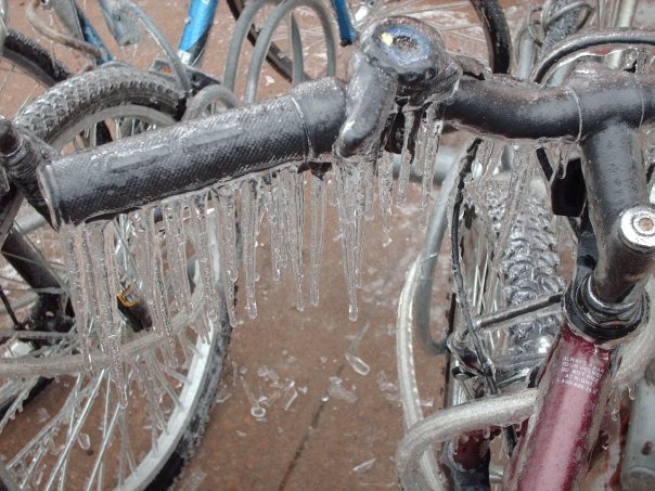 [icy+bike.jpg]