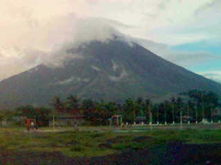 [Mayon2.jpg]