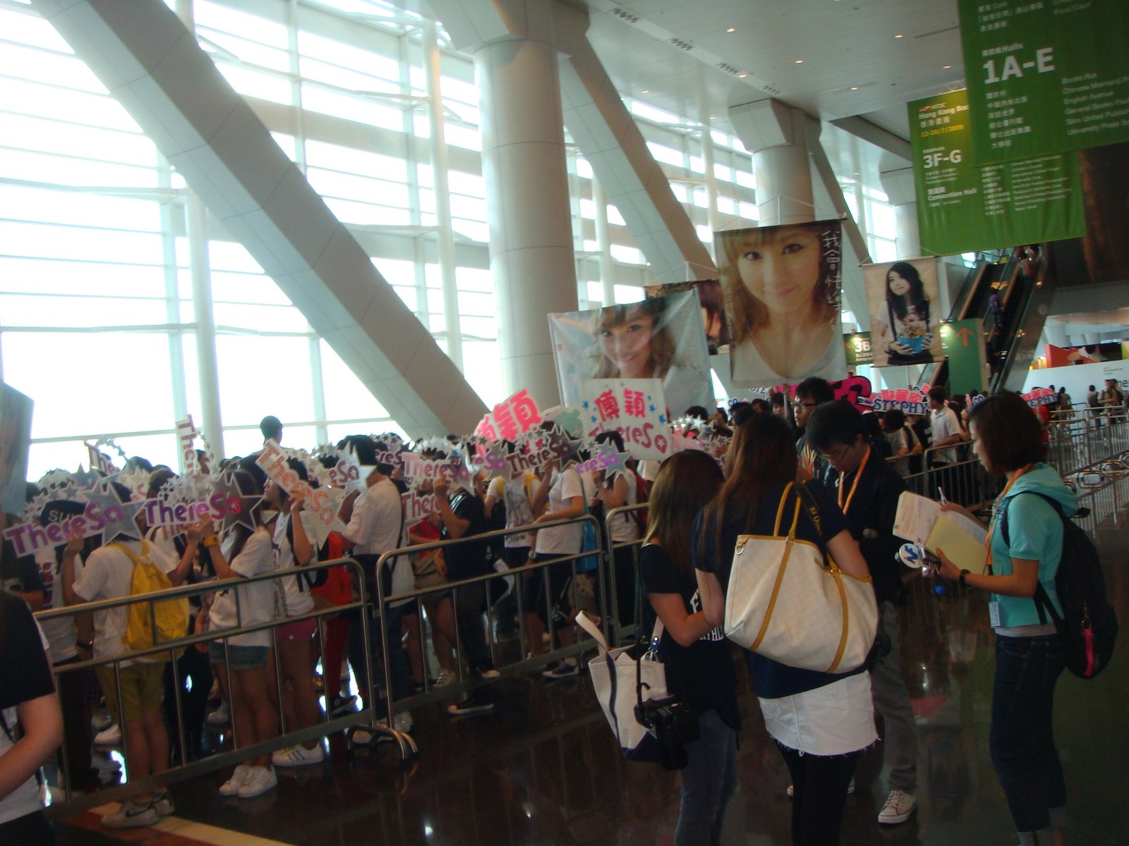 [2009hkbf-1.JPG]