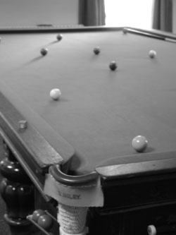 [snooker_table+black+and+white.jpg]