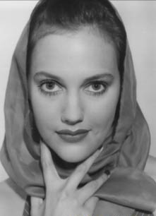 Meryem Uzerli Hürrem Sultan Re...