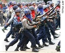 [AFP_Burma_military_protest_195_27Sep07.jpg]