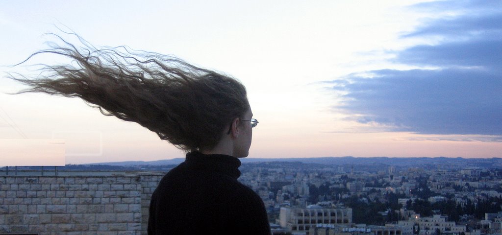 [with+wind+in+her+hair.jpg]