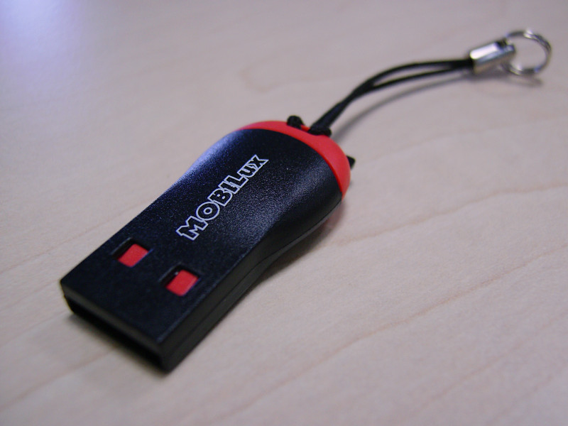 [mobilux_cardreader_01.jpg]