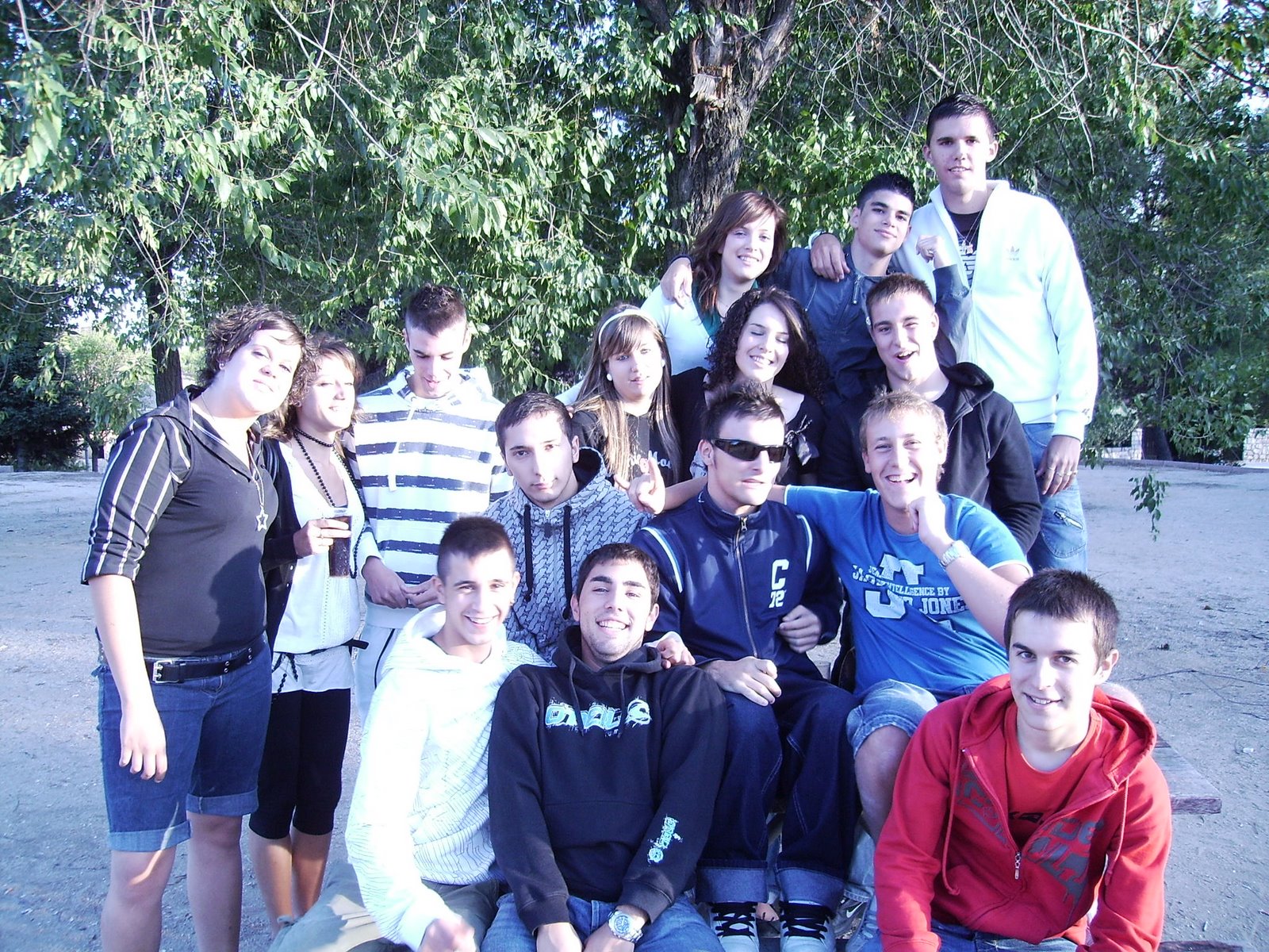 oKmxOo  .. TOdOS OnE BOtE