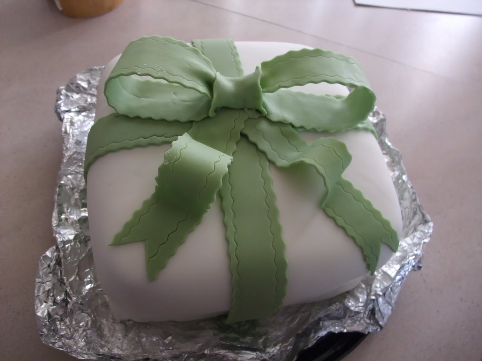 Cakes By J.Lin Fondant Cake with Ribbons