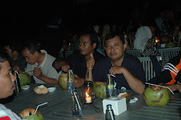 Di Pantai Jimbaran, Bali