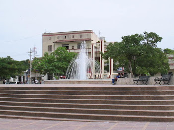 FUENTE UBICADA EN EL PARQUE  DE BOLIVAR