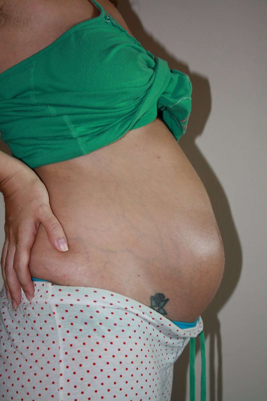 http://4.bp.blogspot.com/_wNKqt1HwCuU/TENDxOQqKEI/AAAAAAAAALc/9xtB5j17aL8/s1600/SETMANA%2020-18%20JULIOL.jpg