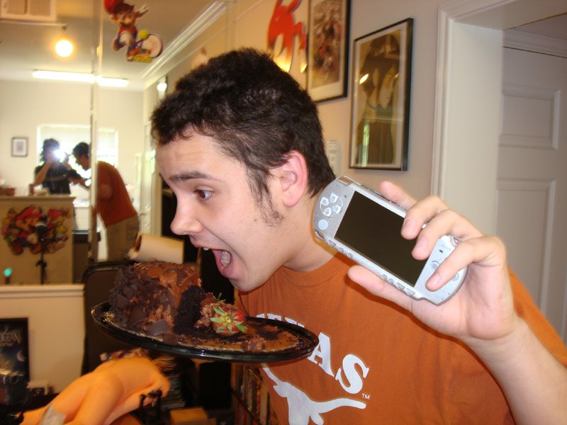 [DSC00968+-+Brad+&+Cake.jpg]