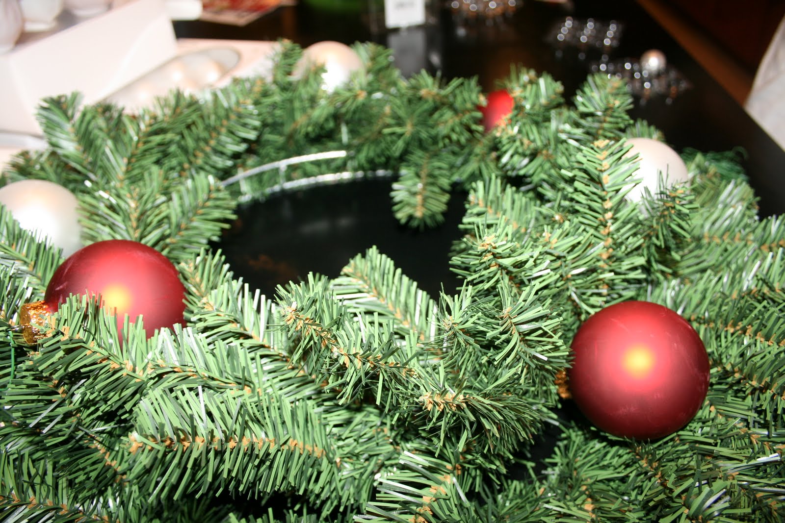 Creative Designs by Jen Making a Bulb Ornament Wreath