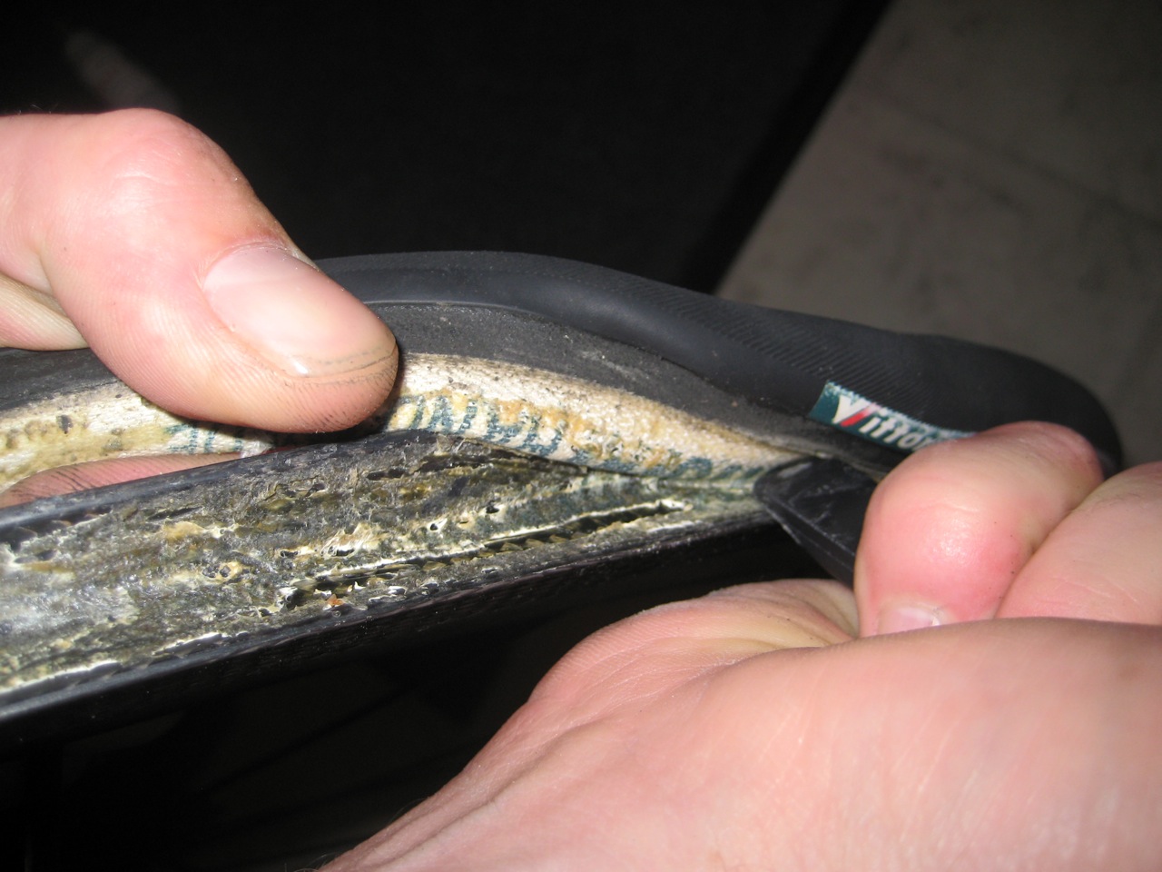[Prying+the+old+tire+off.jpg]
