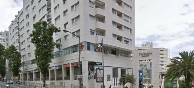 [residence2.gif]