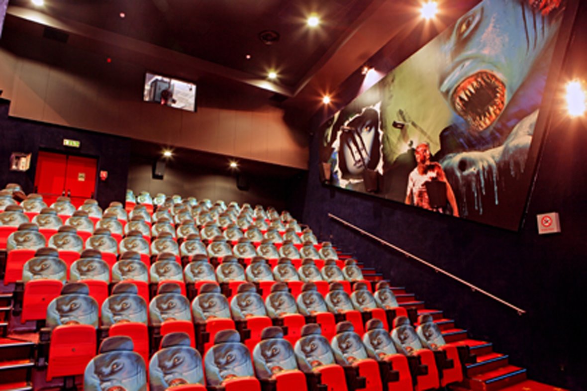 [13-CP-SALA+SCARY+ROOM.jpg]