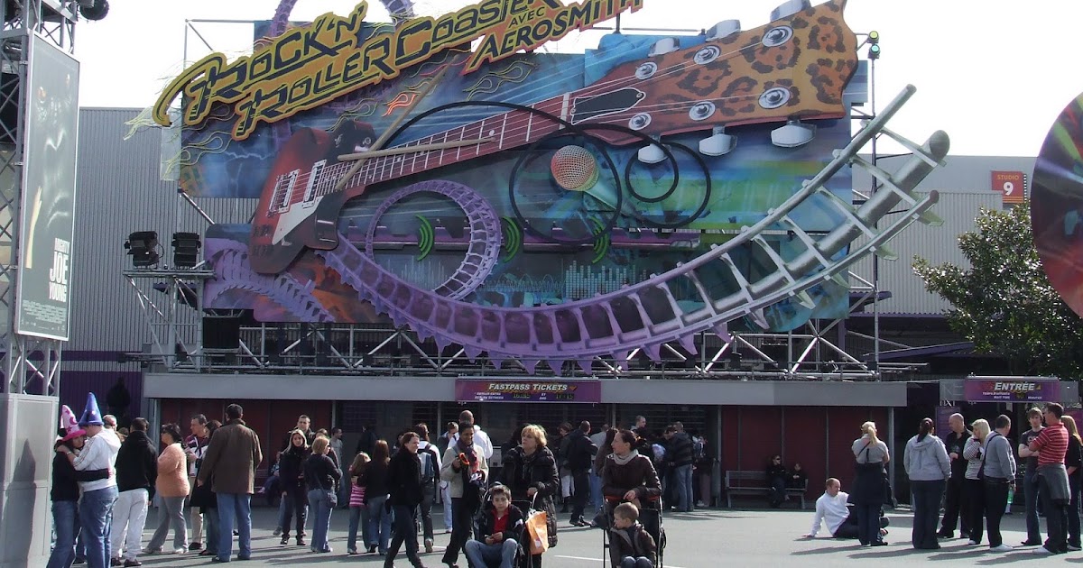 DISNEYLAND PARIS ATTRACTIONS Rock n Roller Coaster